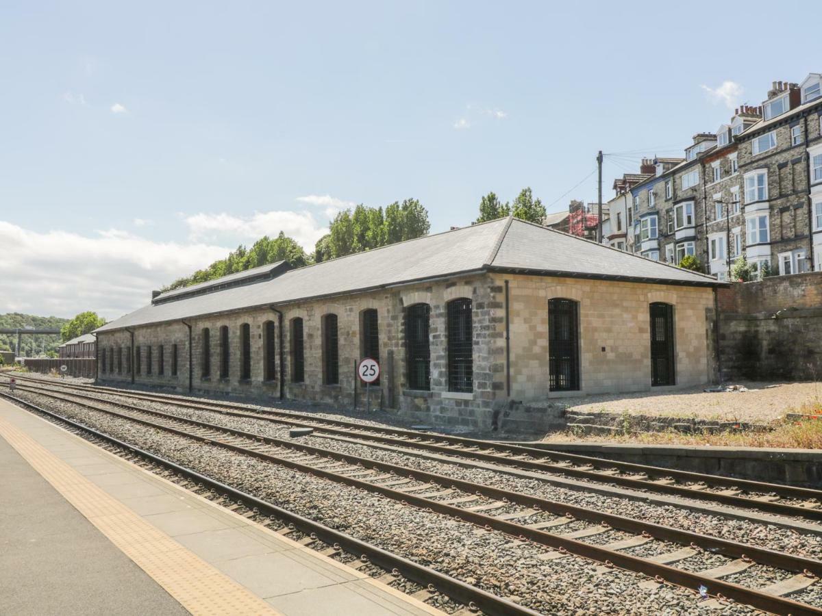 Апартаменты Blue Peter Engine Shed Уитби Экстерьер фото